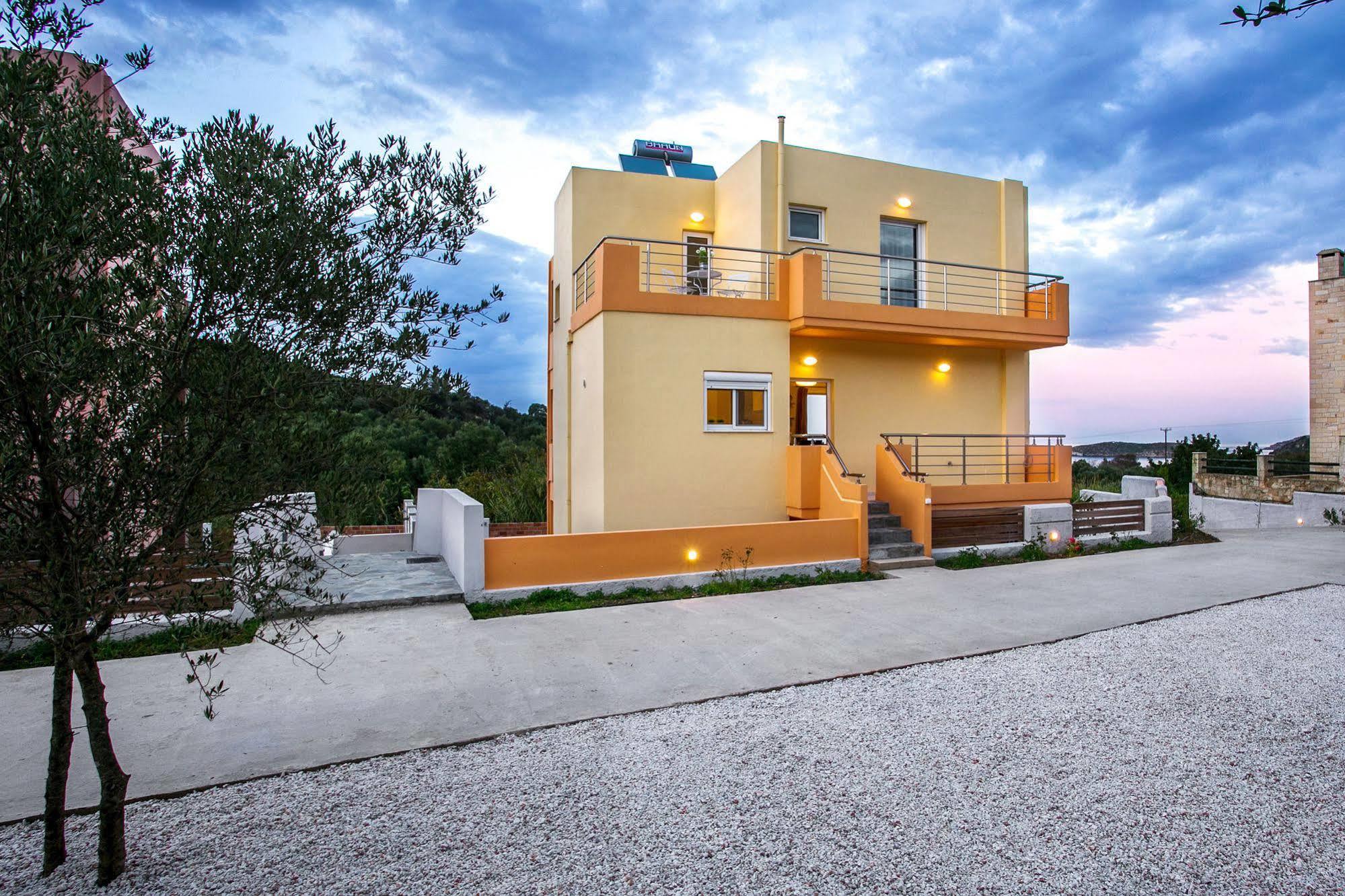 Cyan Icons Villas Tsivarás Buitenkant foto