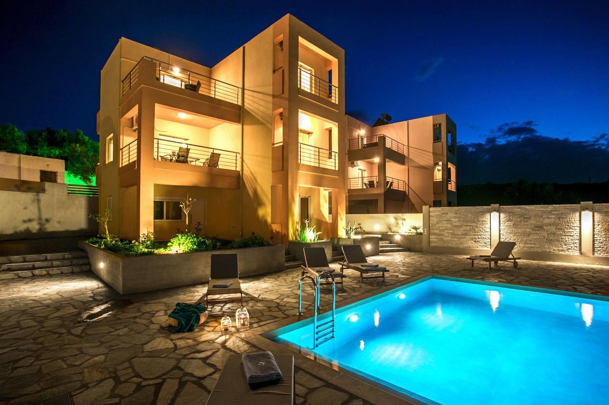 Cyan Icons Villas Tsivarás Buitenkant foto